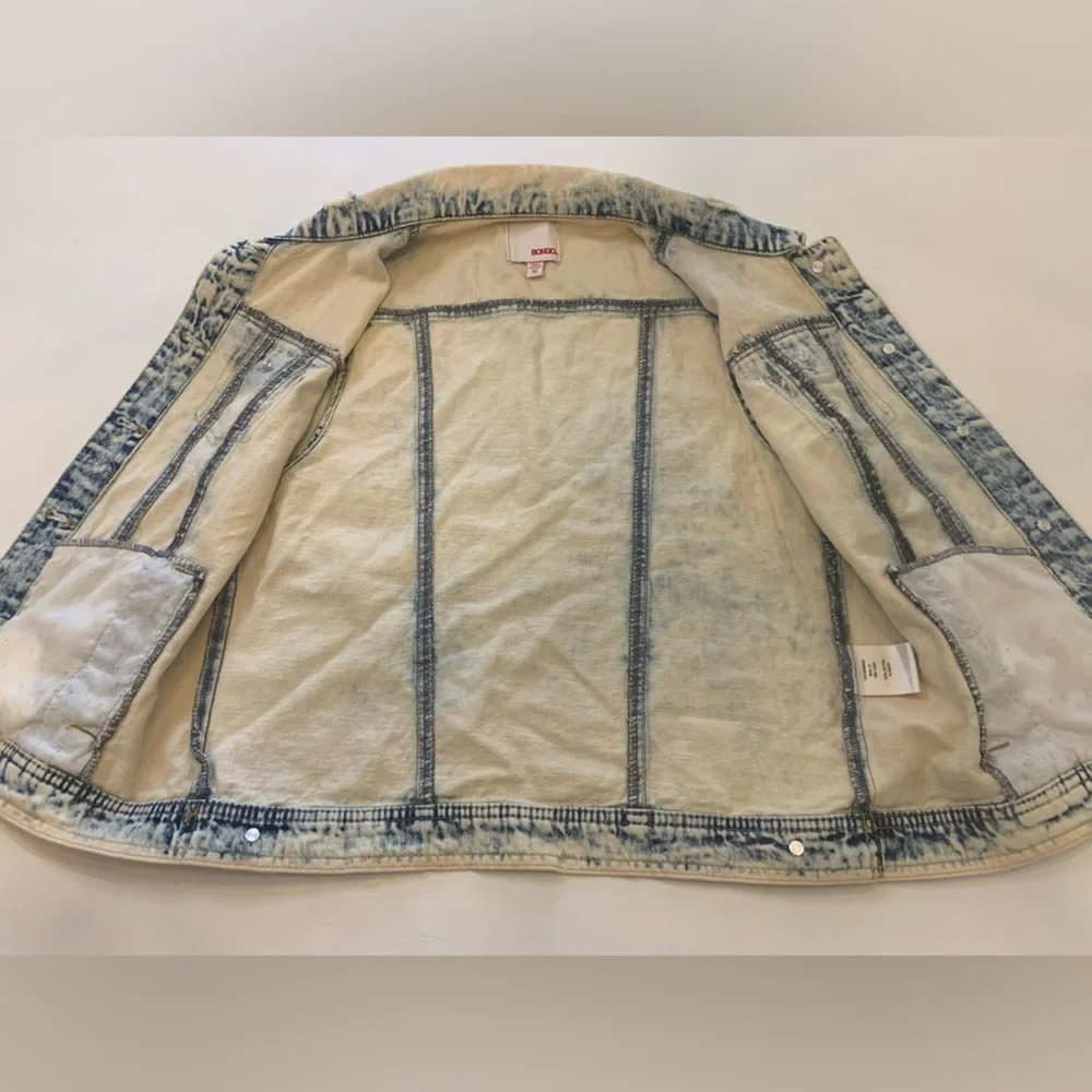 Vintage Y2K Bongo women’s medium whitewashed denim vest (C)